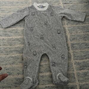 Mayoral EUC Fleece Gray Bear Print Kids One Piece 2-4 mo sleeper one piece